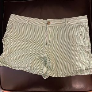 Banana Republic green seersucker shorts size 14